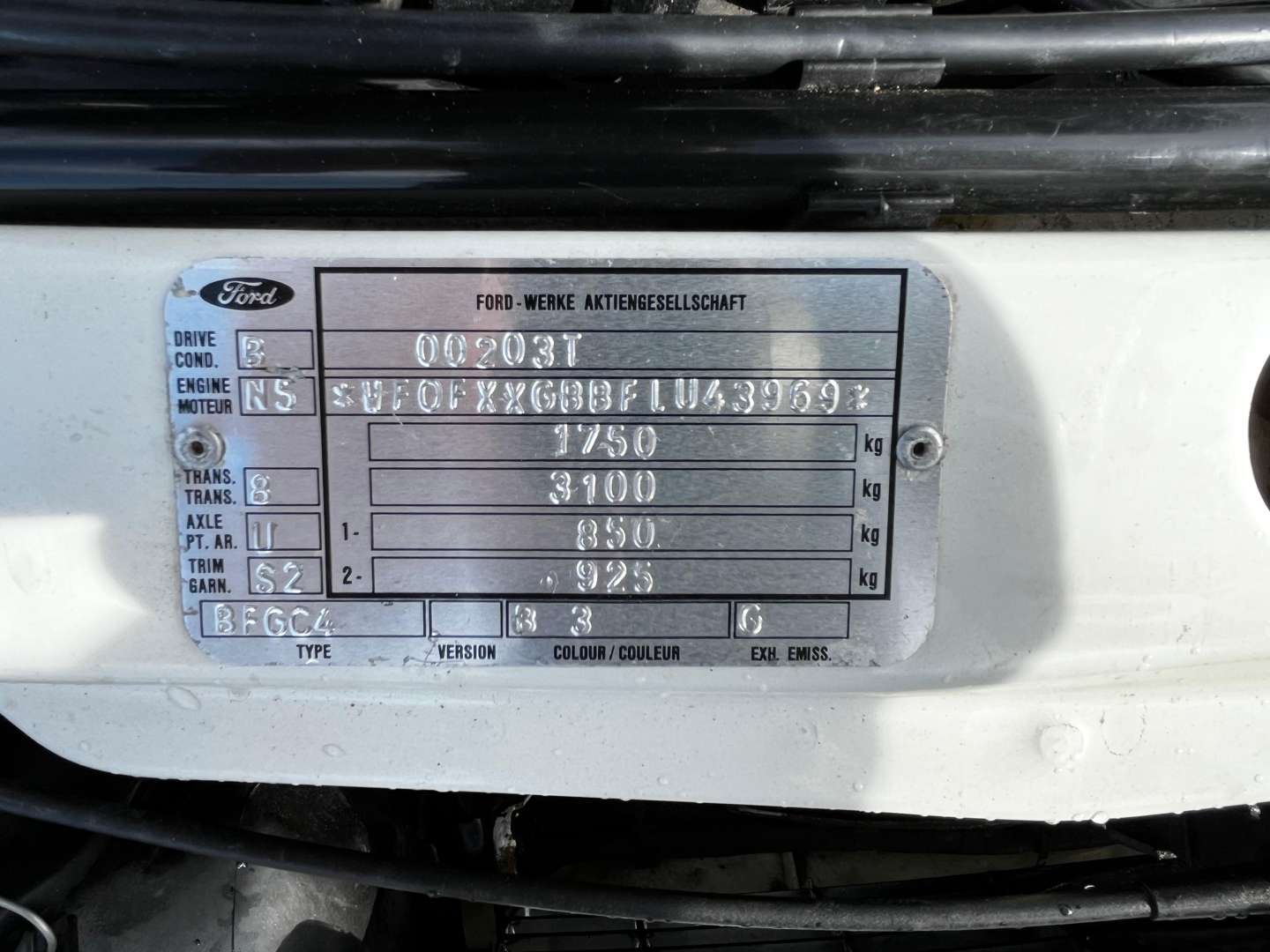 <p>1991 FORD SIERRA SAPPHIRE COSWORTH 4X4 - ONE REGISTERED KEEPER</p>