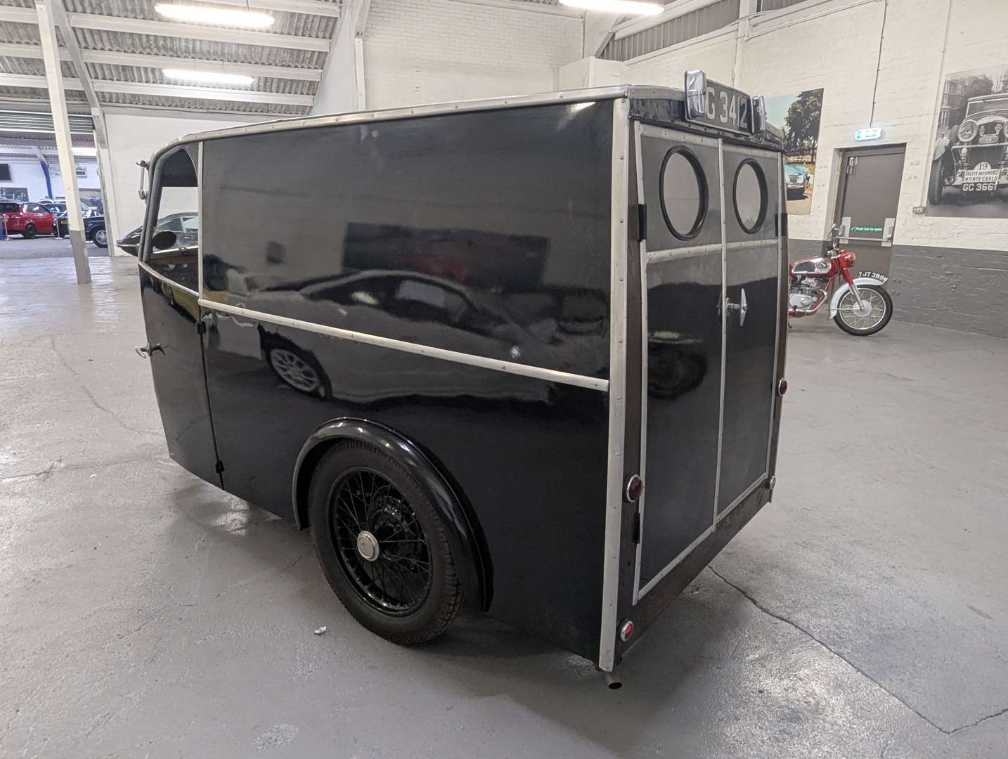 <p>1935 RALEIGH GOODS TRICYCLE</p>