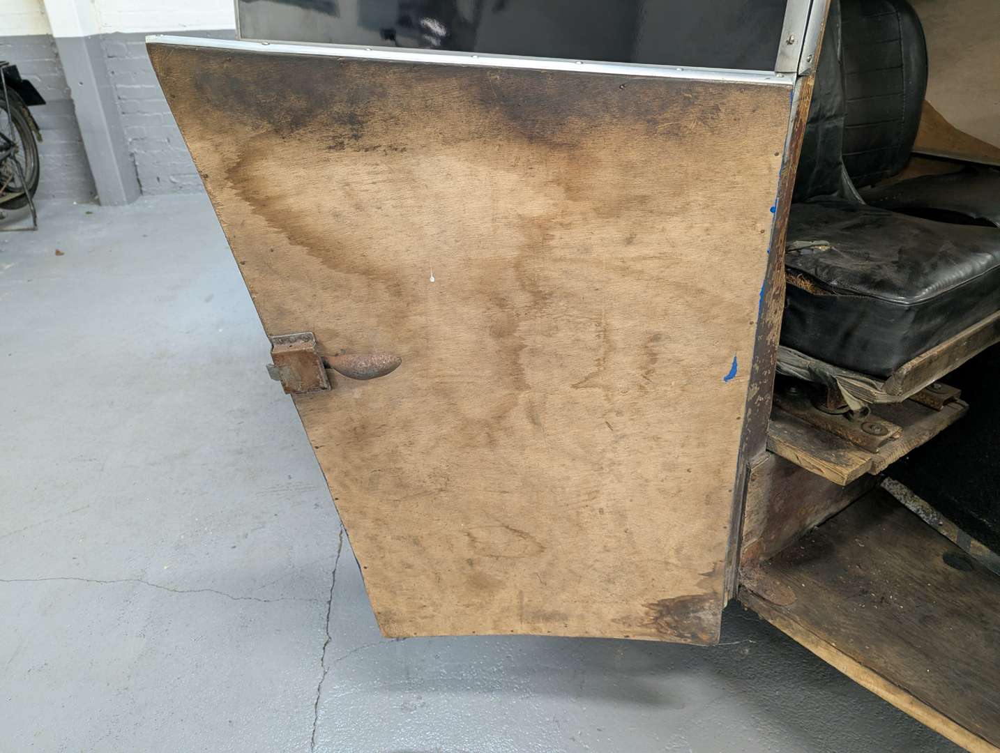 <p>1935 RALEIGH GOODS TRICYCLE</p>