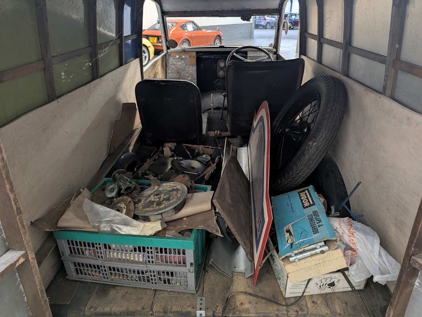 <p>1935 RALEIGH GOODS TRICYCLE</p>