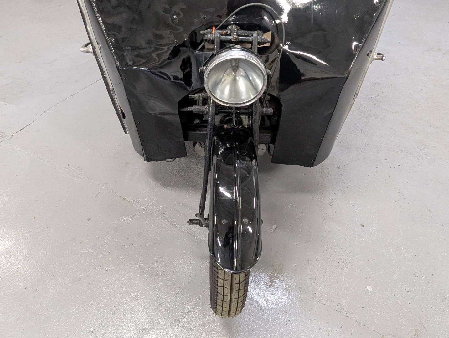 <p>1935 RALEIGH GOODS TRICYCLE</p>