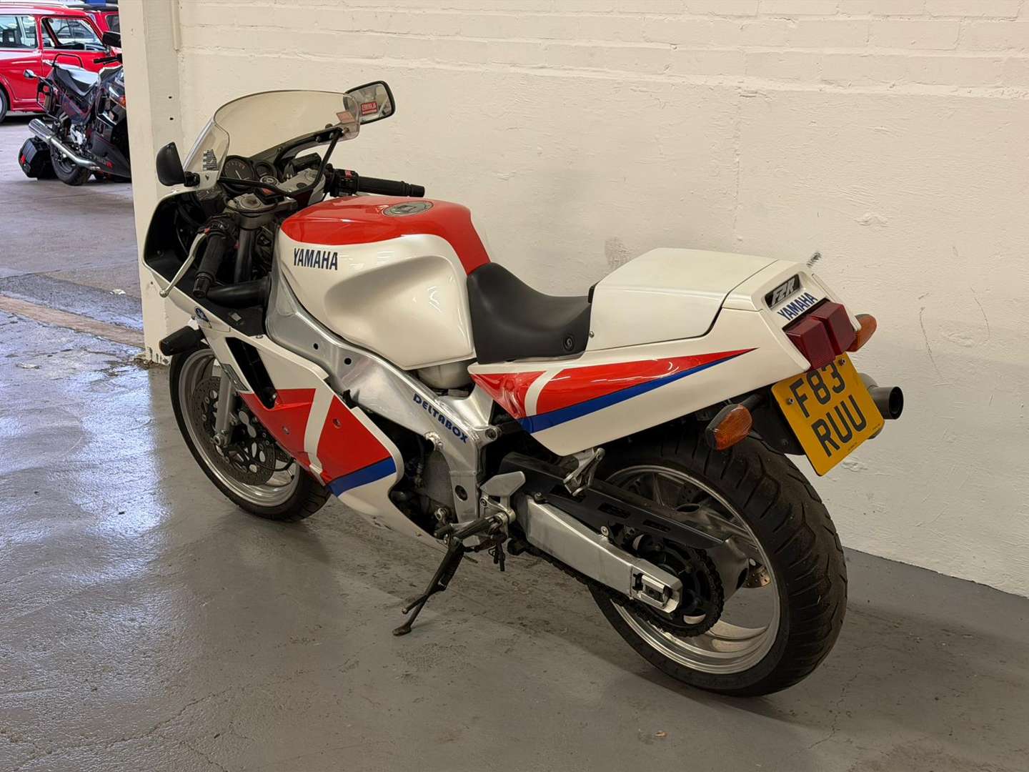 <p>1989 YAMAHA FZR 1000</p>
