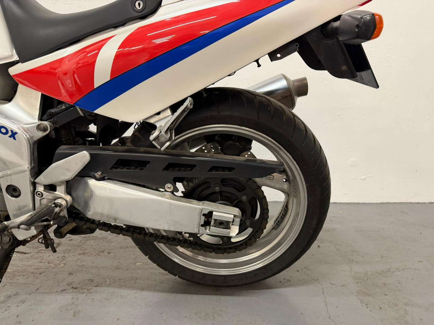 <p>1989 YAMAHA FZR 1000</p>