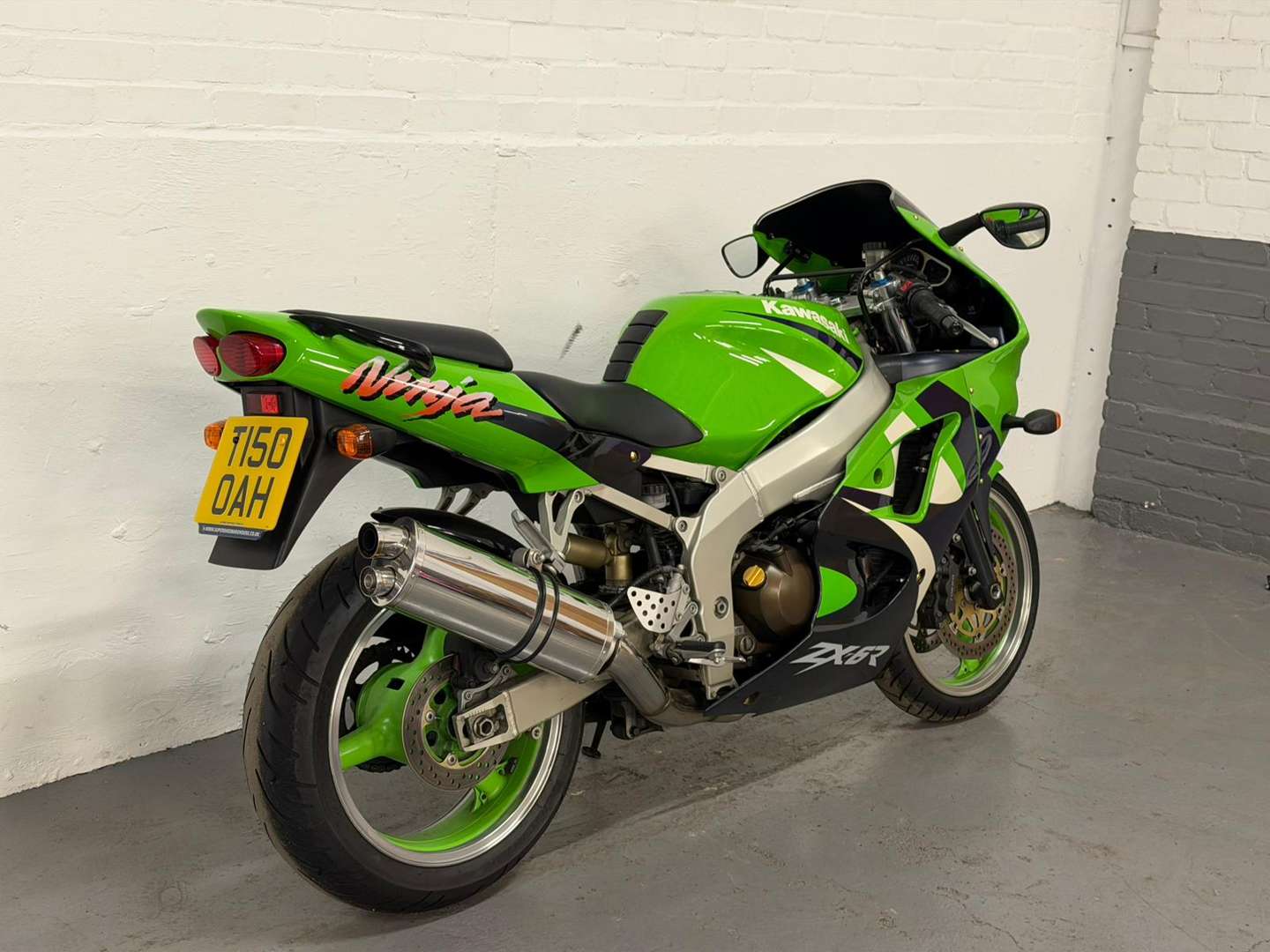 <p>1999 KAWASAKI ZX600-G2</p>