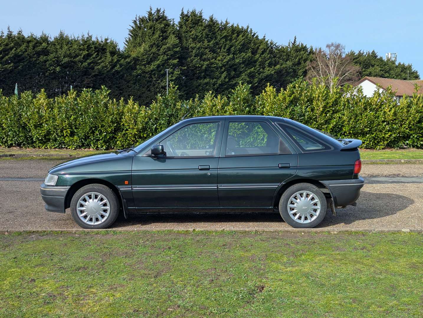 <p>1994 FORD ESCORT LX I</p>