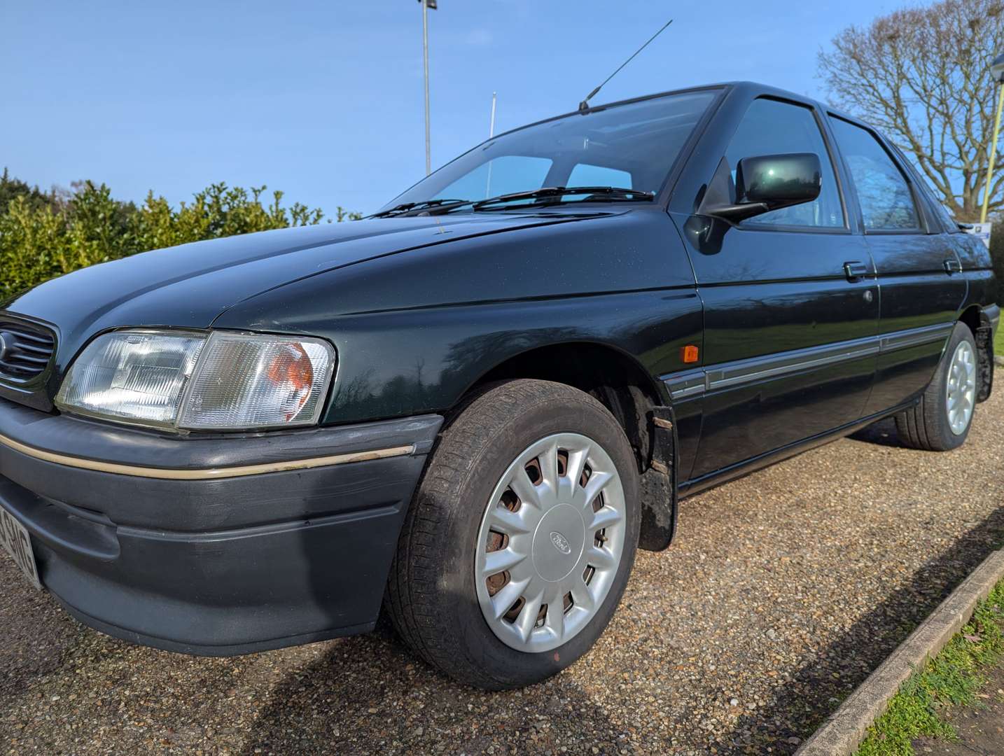 <p>1994 FORD ESCORT LX I</p>