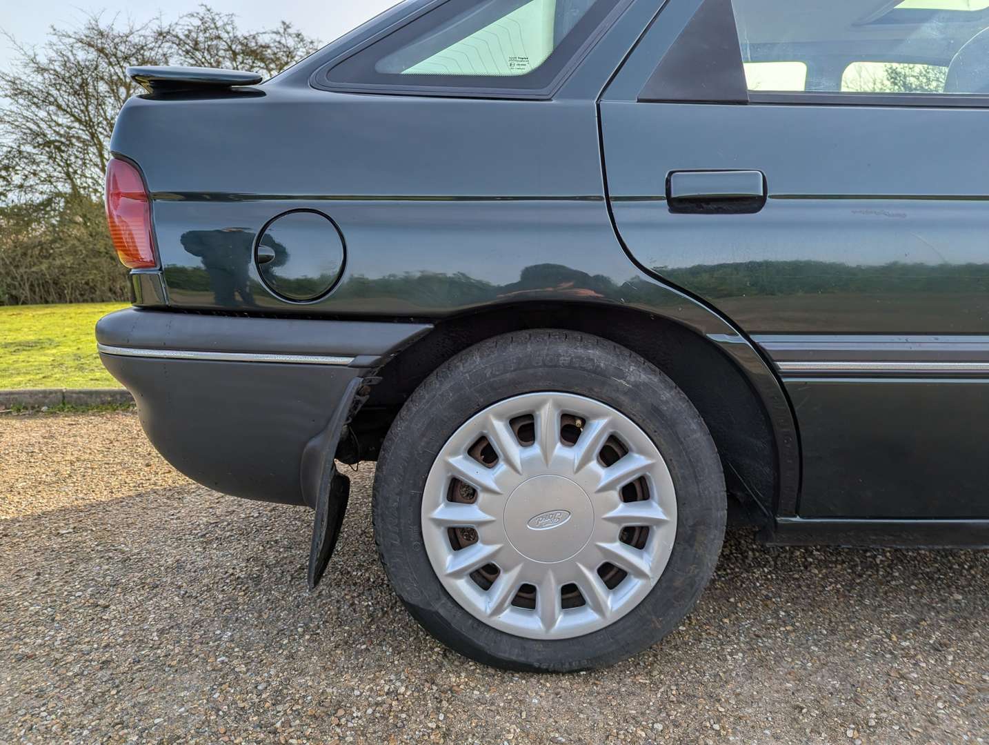 <p>1994 FORD ESCORT LX I</p>