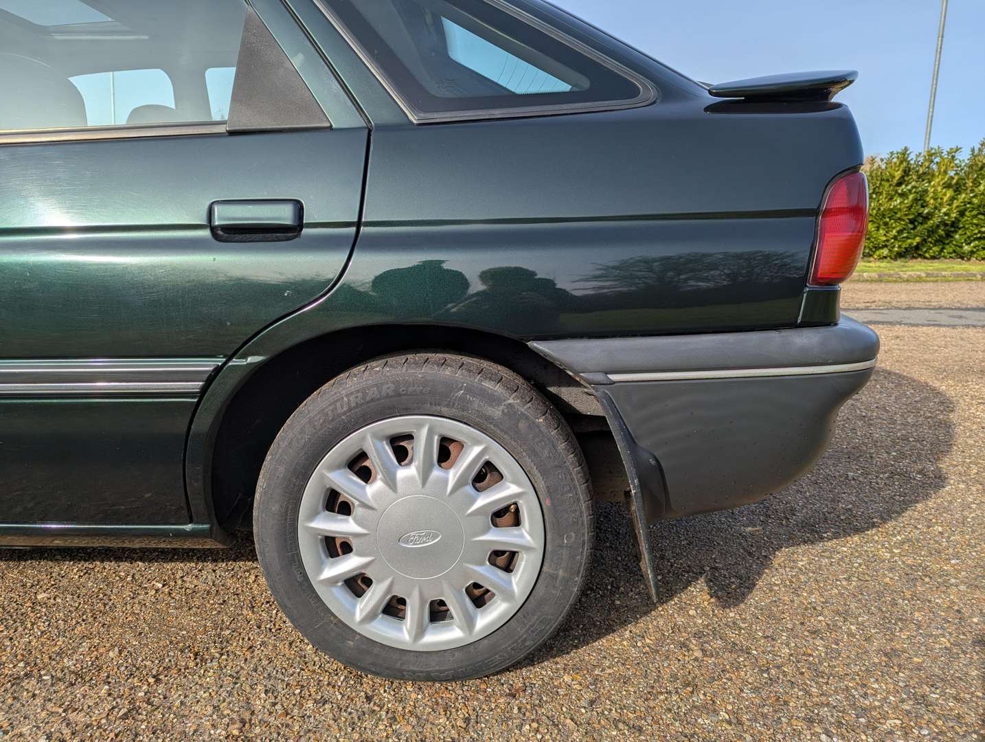 <p>1994 FORD ESCORT LX I</p>