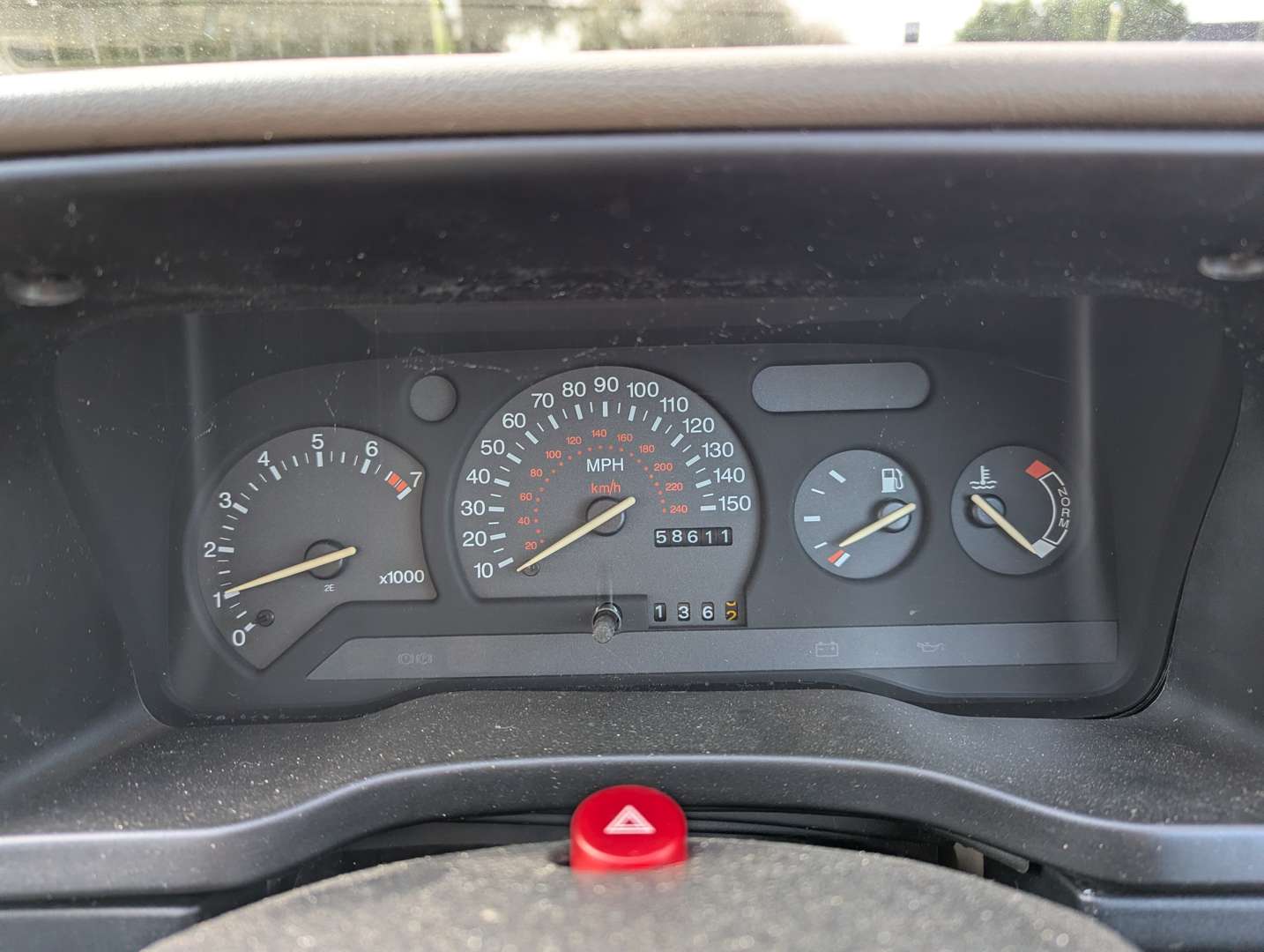 <p>1994 FORD ESCORT LX I</p>