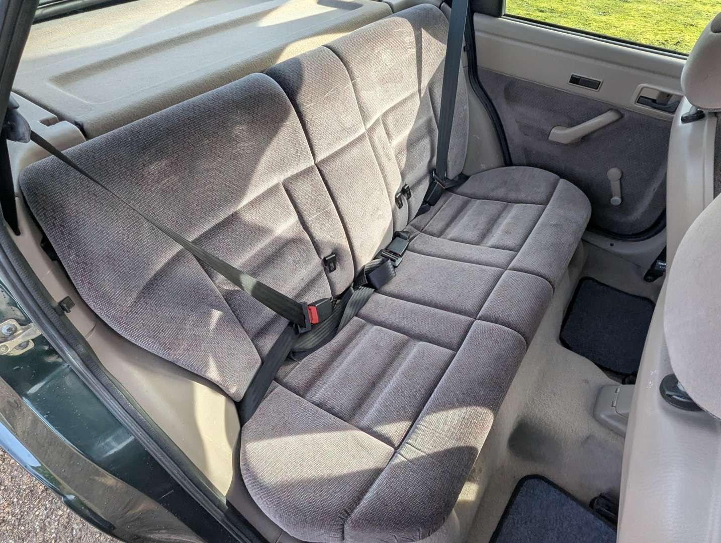 <p>1994 FORD ESCORT LX I</p>