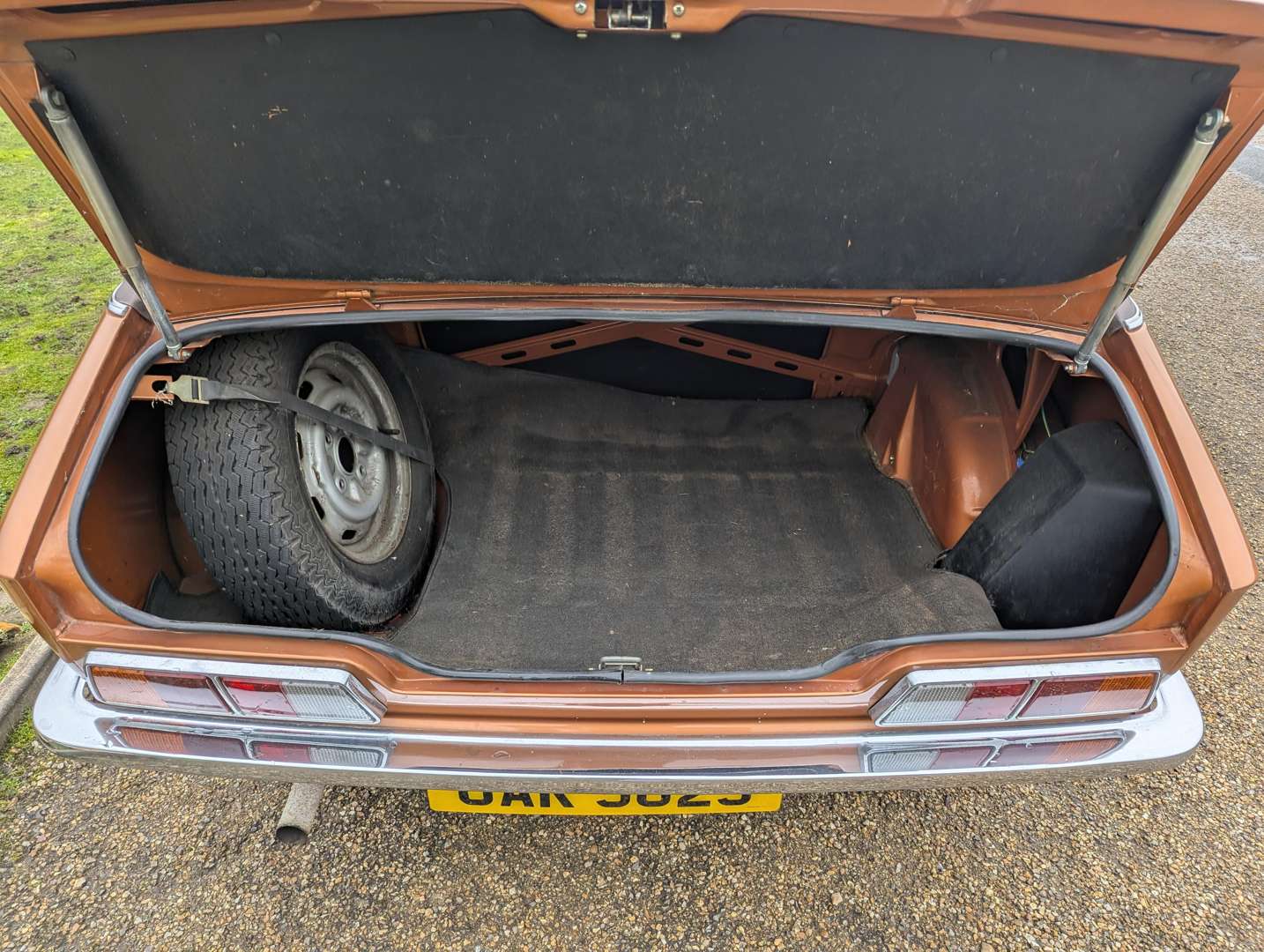 <p>1977 AUSTIN PRINCESS 1800 HL</p>