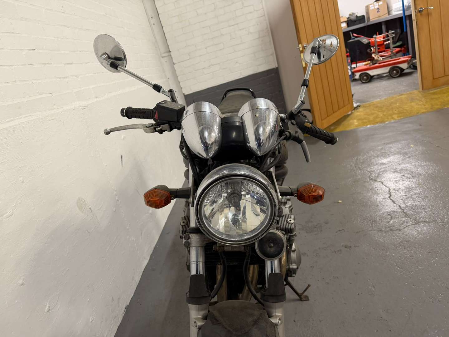 <p>2001 SUZUKI GSF 600 Y</p>