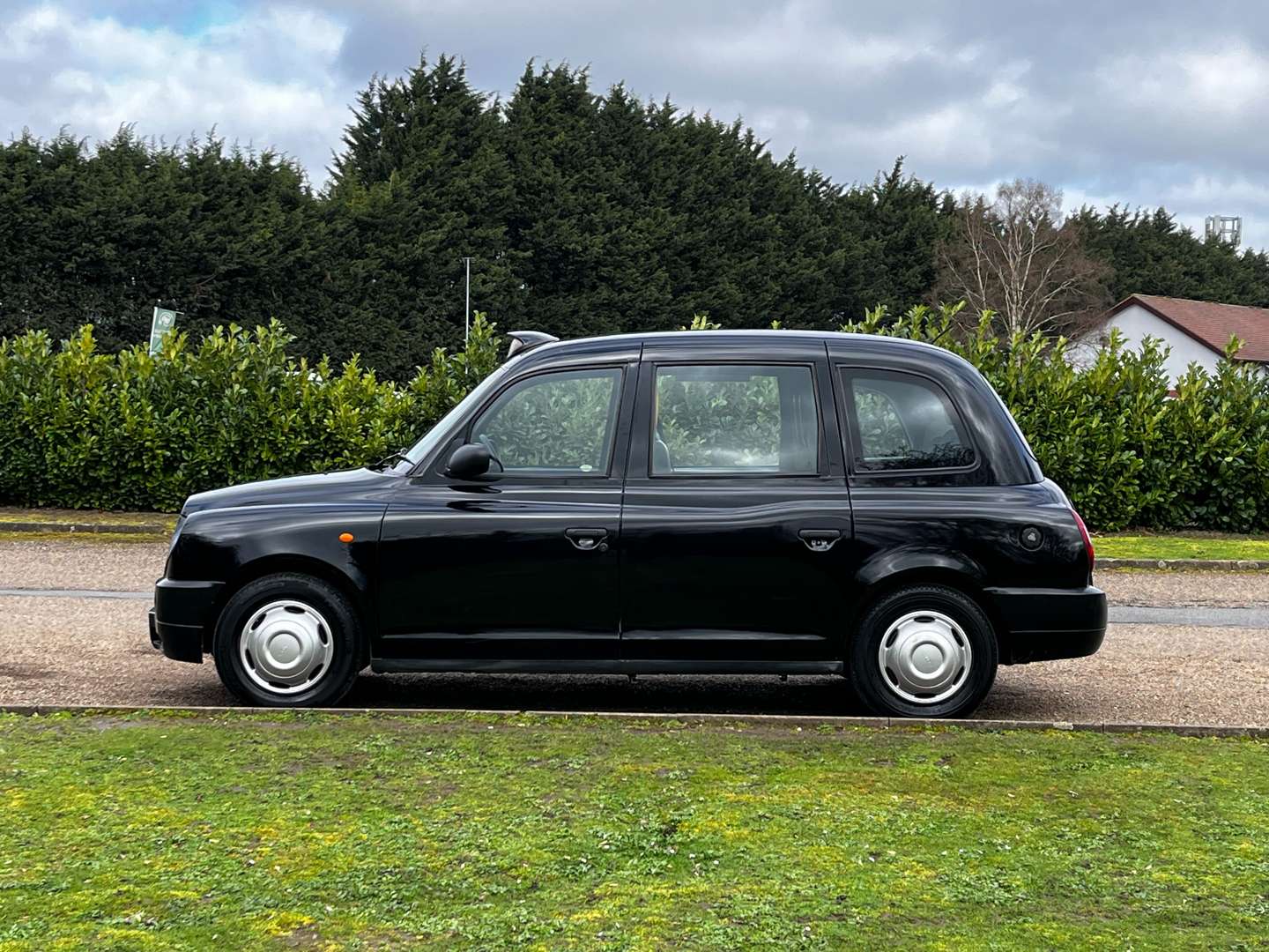 <p>2009 LONDON TAXI AUTO</p>