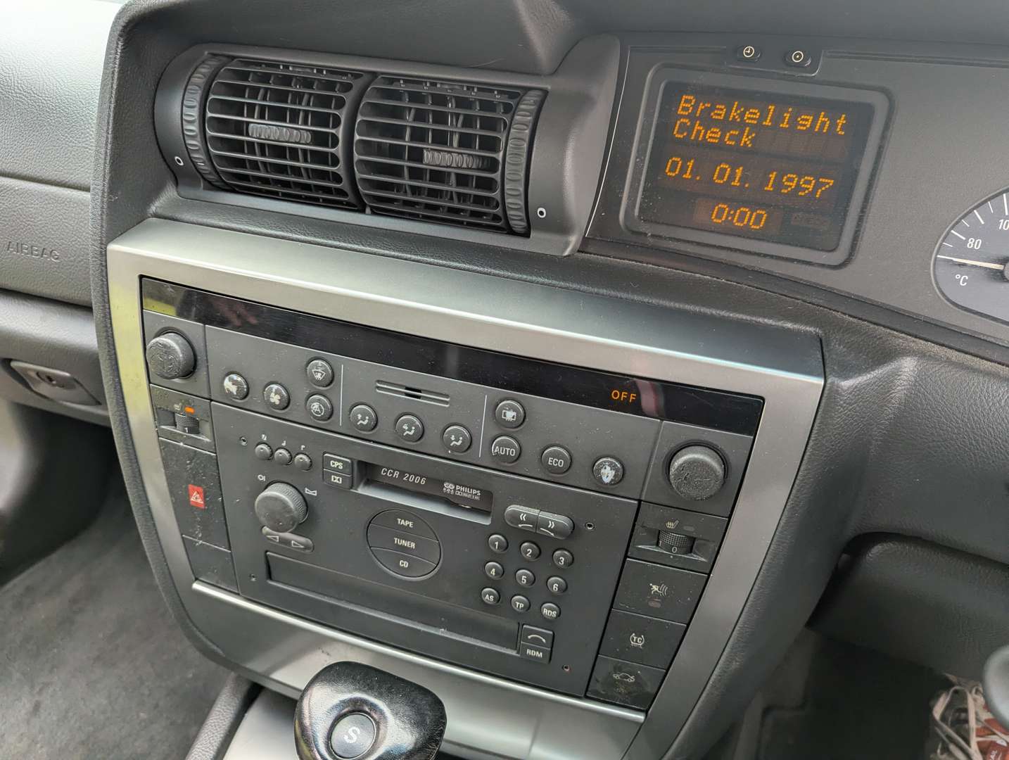 <p>2000 VAUXHALL OMEGA MV6 AUTO</p>