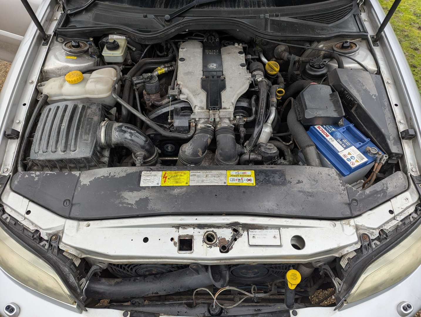 <p>2000 VAUXHALL OMEGA MV6 AUTO</p>