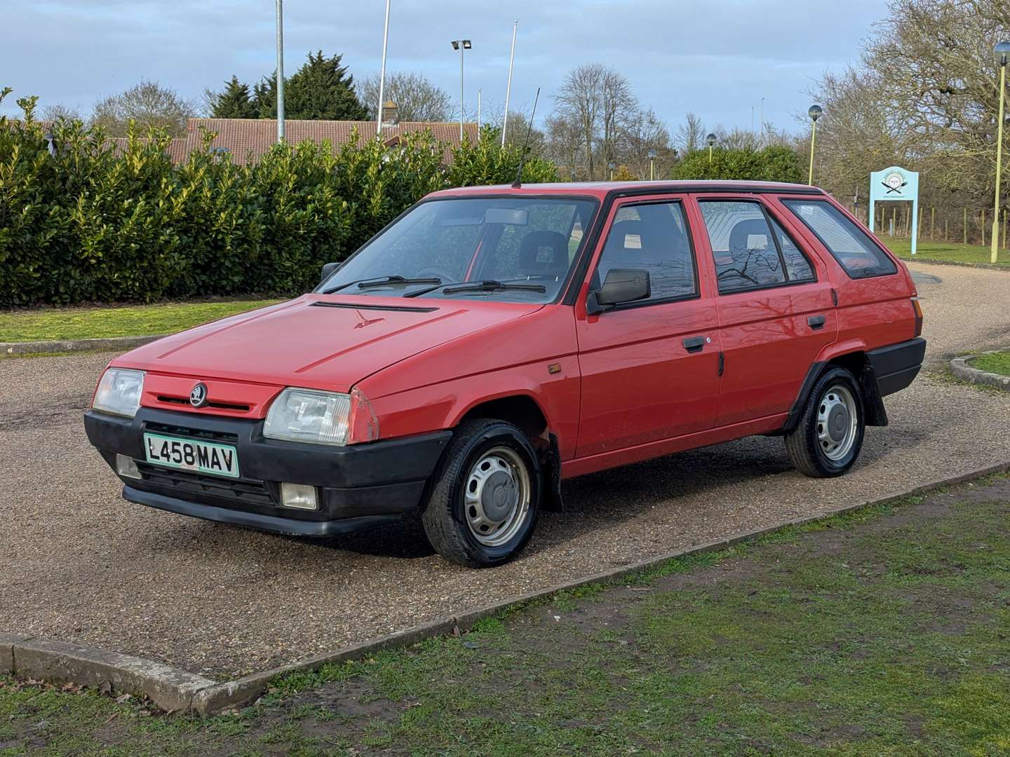 <p>1993 SKODA FAVORIT LXI ESTATE</p>
