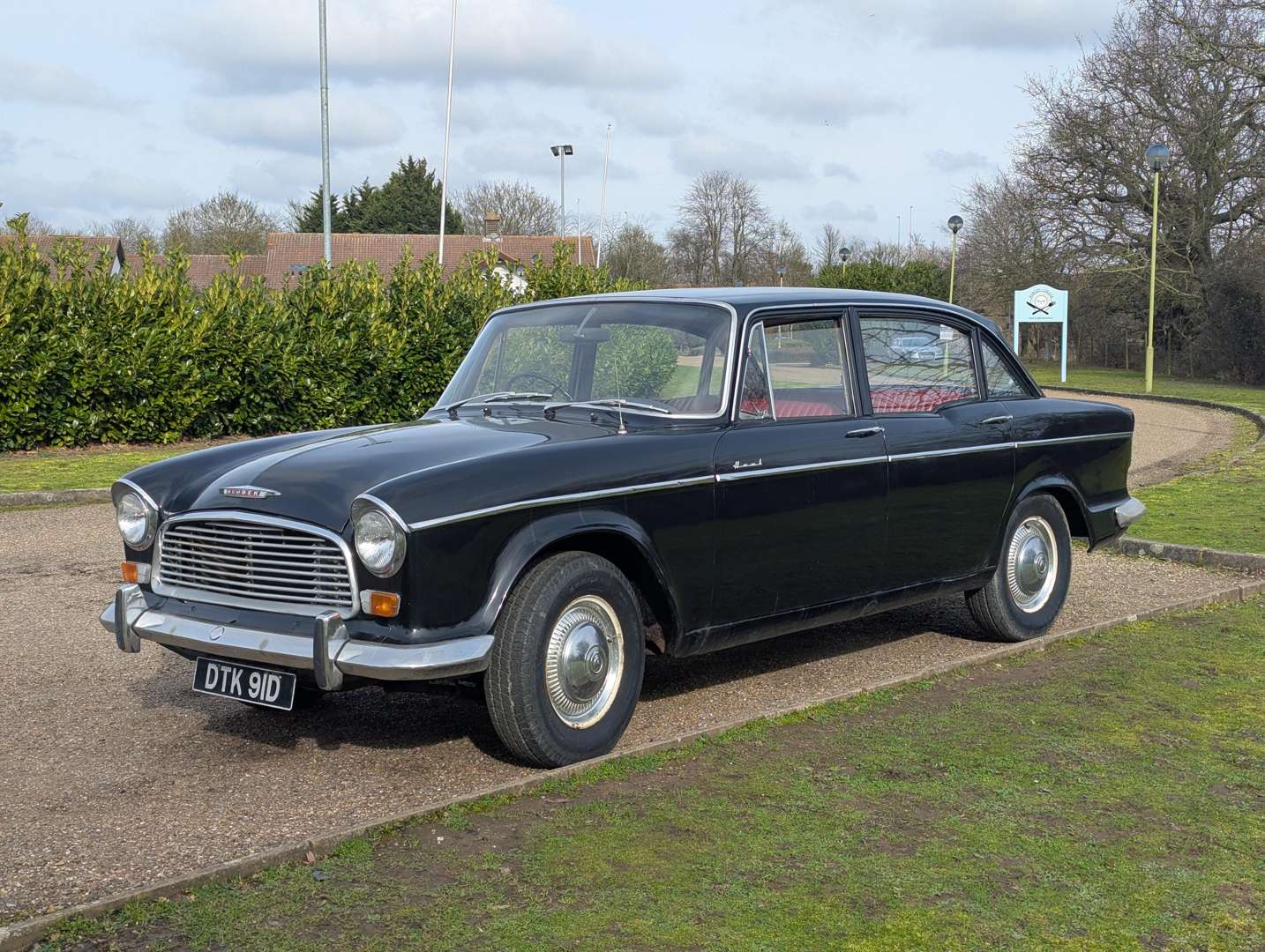 <p>1966 HUMBER HAWK</p>