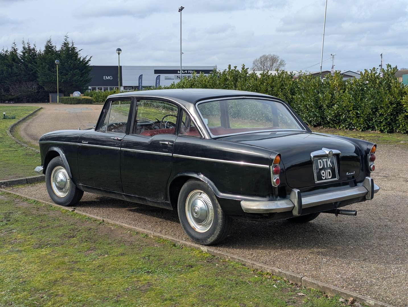 <p>1966 HUMBER HAWK</p>