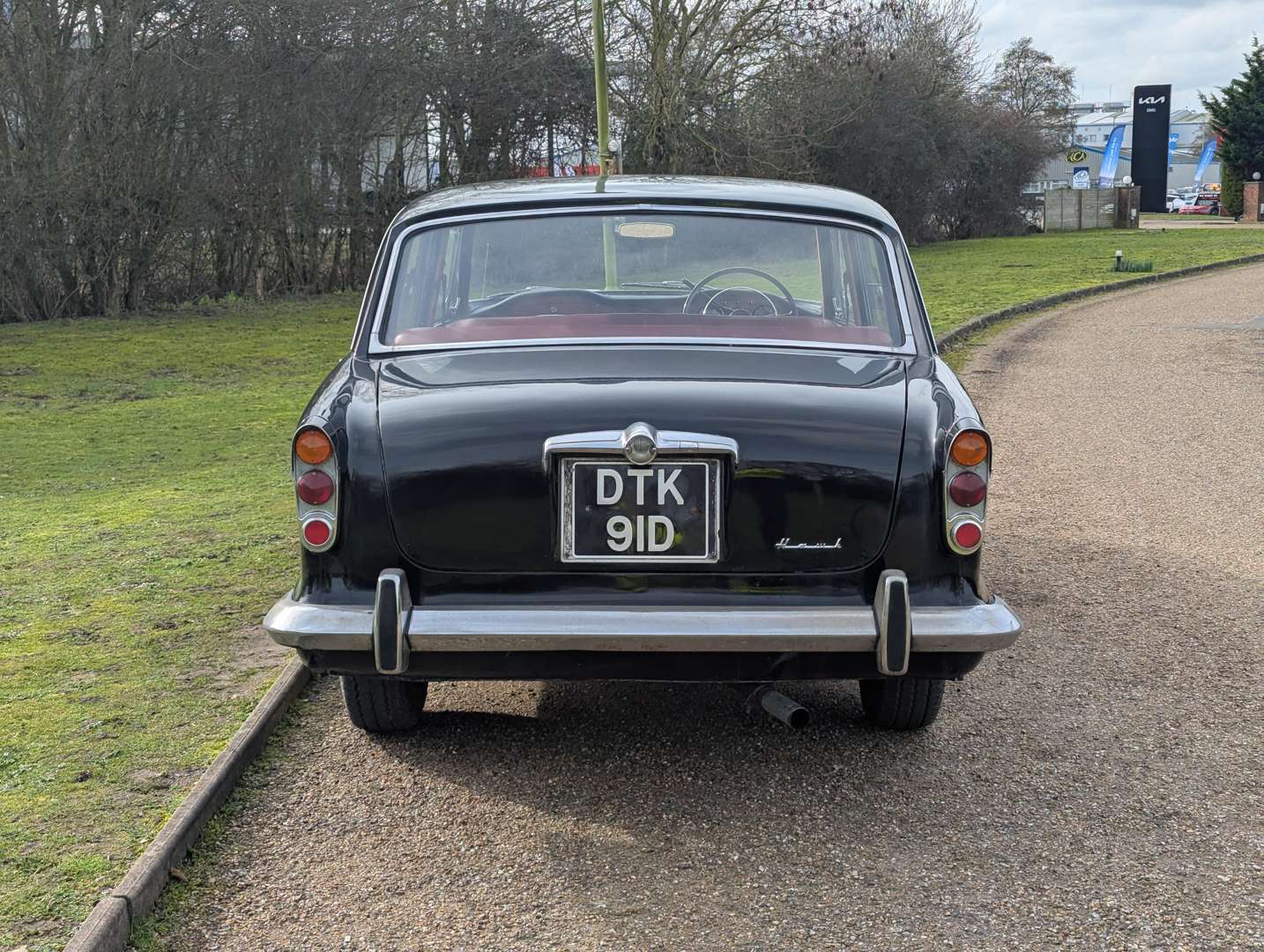 <p>1966 HUMBER HAWK</p>