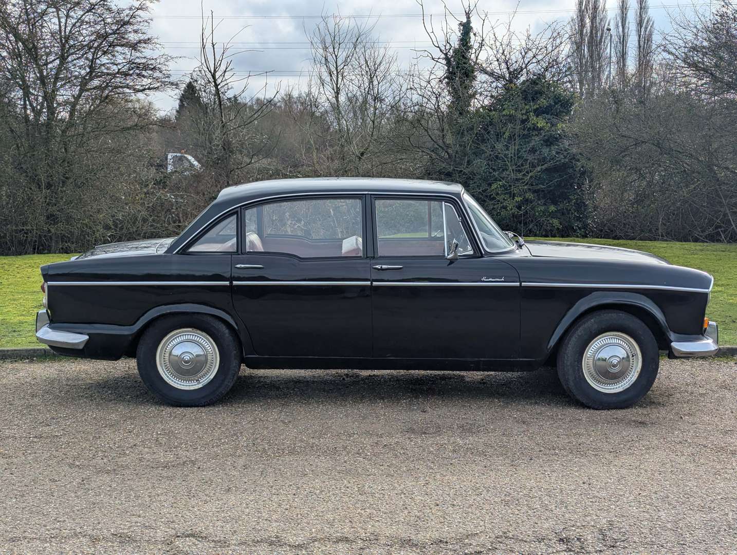 <p>1966 HUMBER HAWK</p>