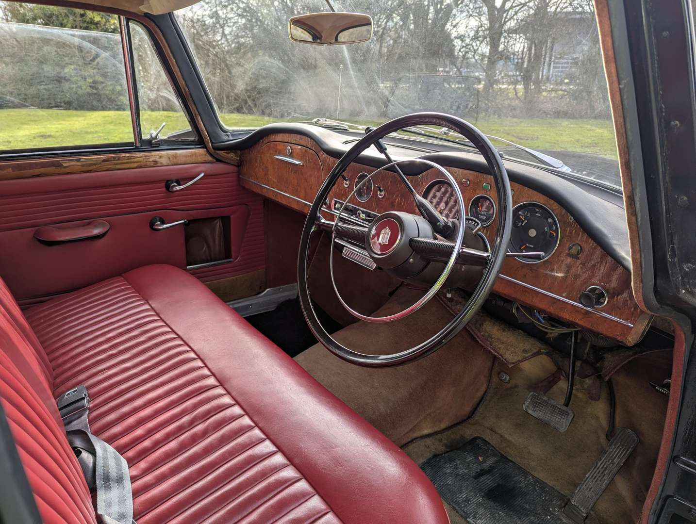 <p>1966 HUMBER HAWK</p>