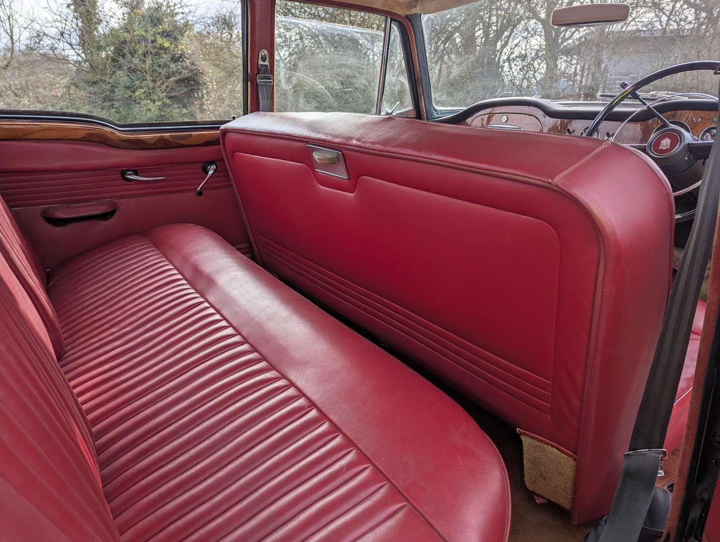 <p>1966 HUMBER HAWK</p>