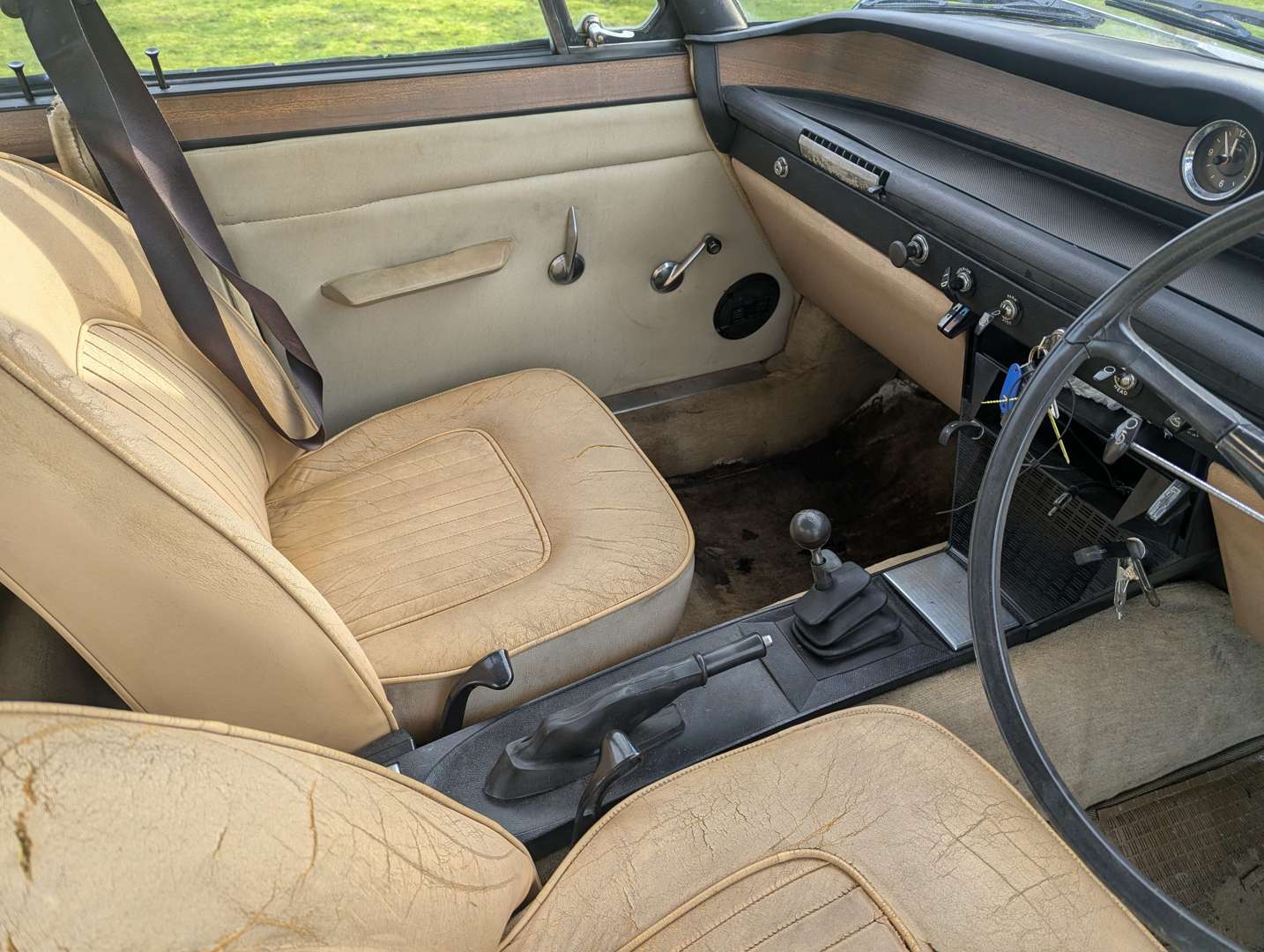 <p>1968 ROVER P6 2000 SC</p>