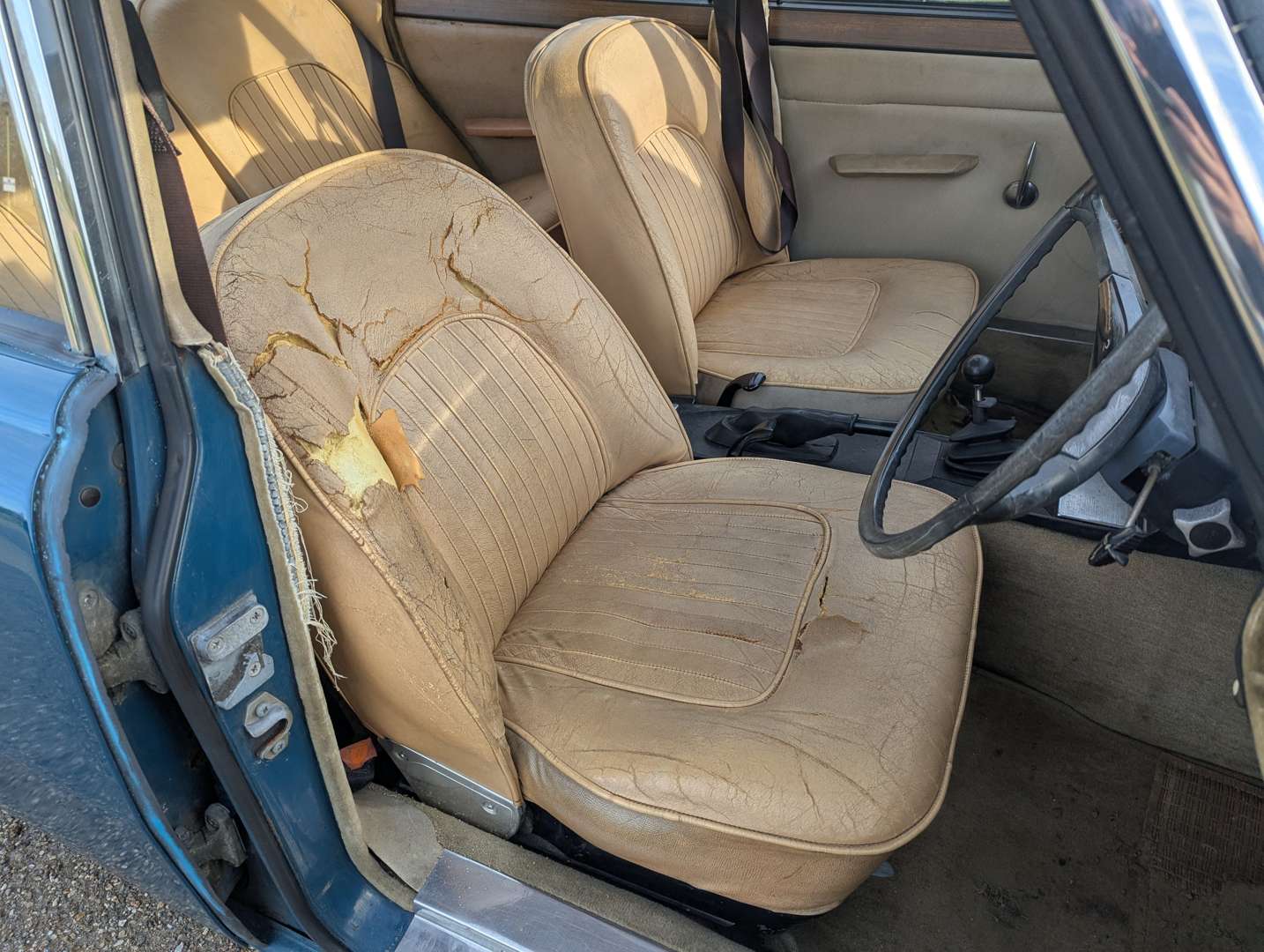 <p>1968 ROVER P6 2000 SC</p>