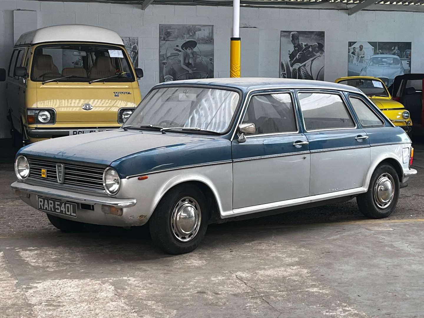 <p>1973 AUSTIN MAXI 1500</p>