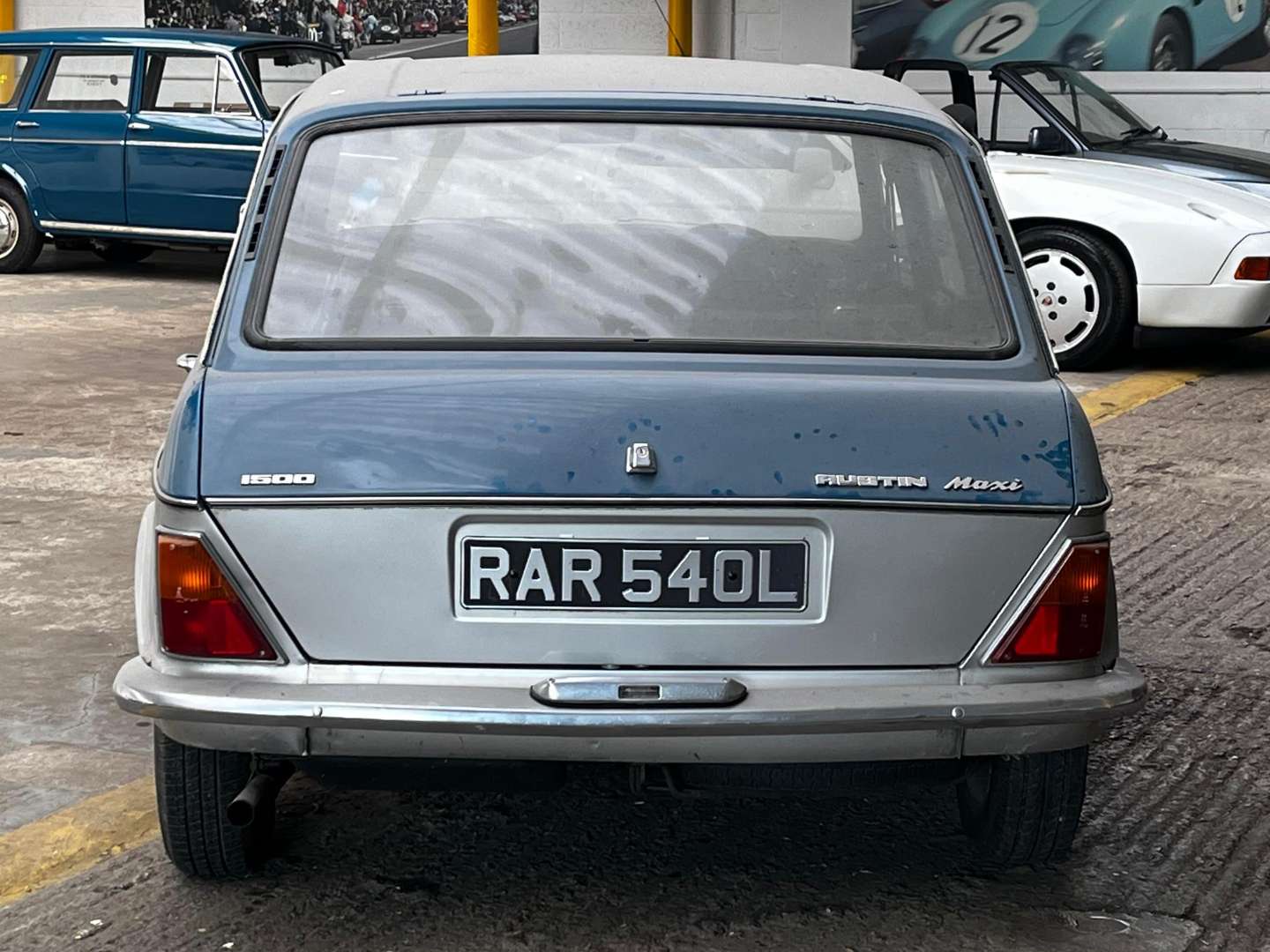 <p>1973 AUSTIN MAXI 1500</p>