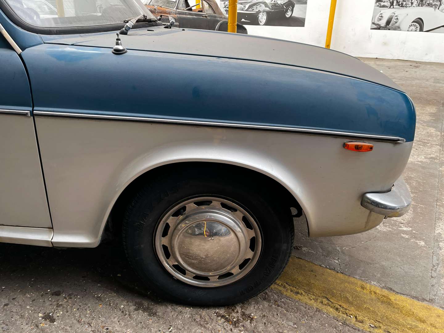 <p>1973 AUSTIN MAXI 1500</p>