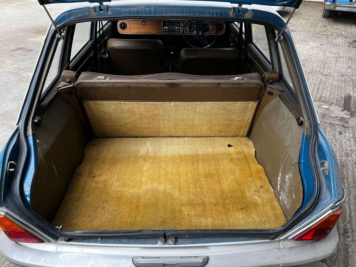 <p>1973 AUSTIN MAXI 1500</p>