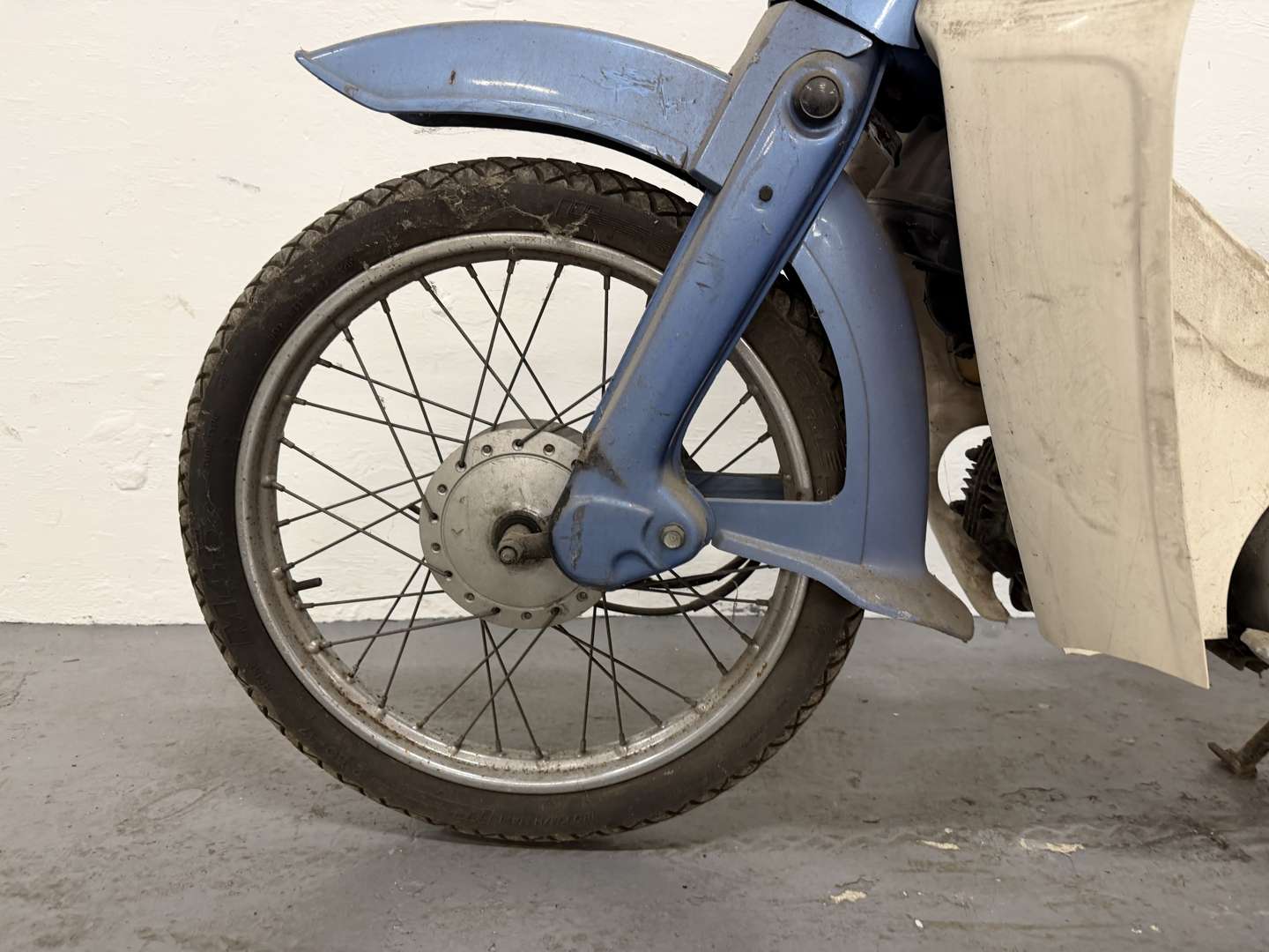 <p>2001 HONDA C90</p>