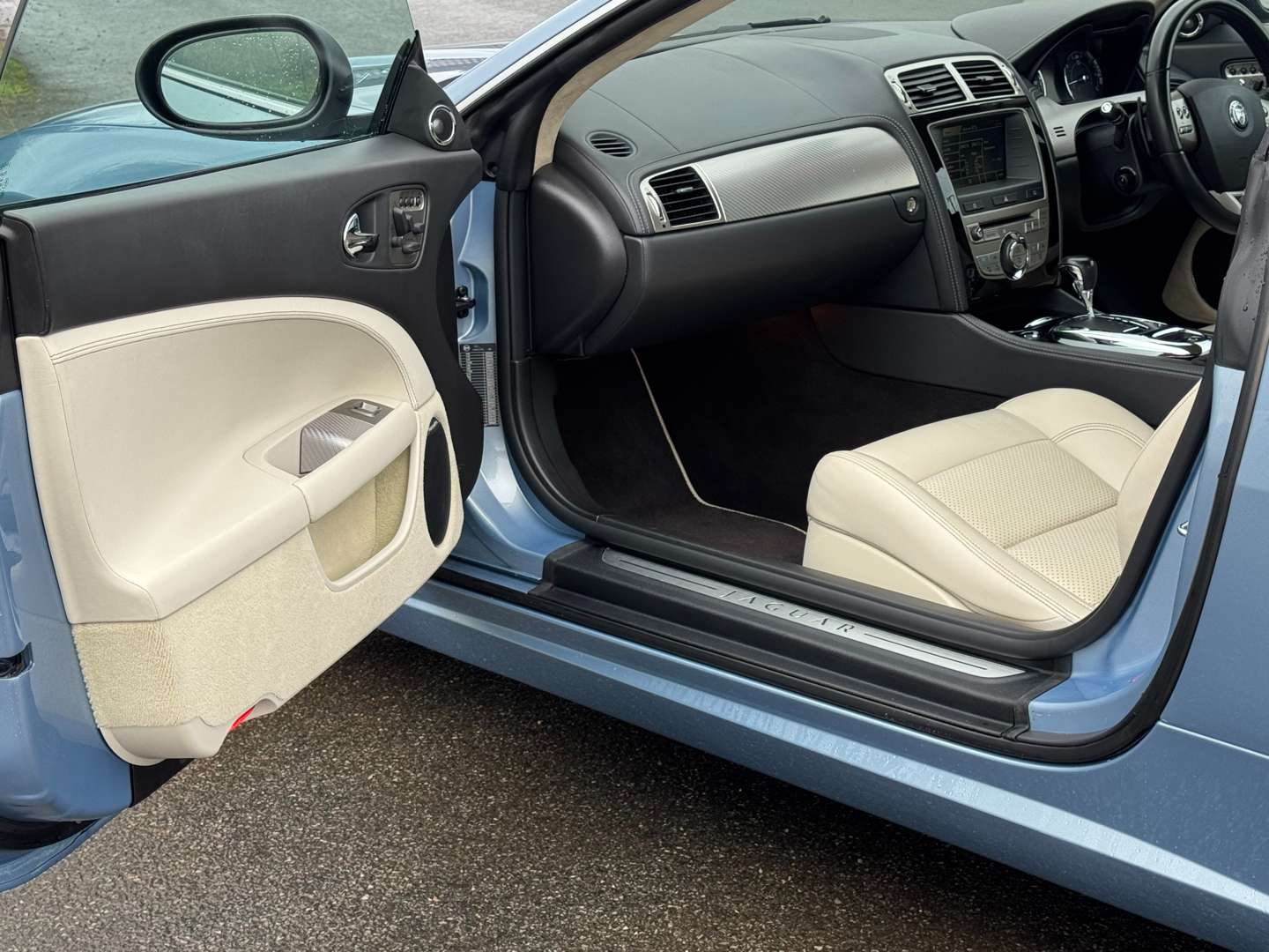 <p>2009 JAGUAR XKR 4.2 SUPERCHARGED AUTO</p>