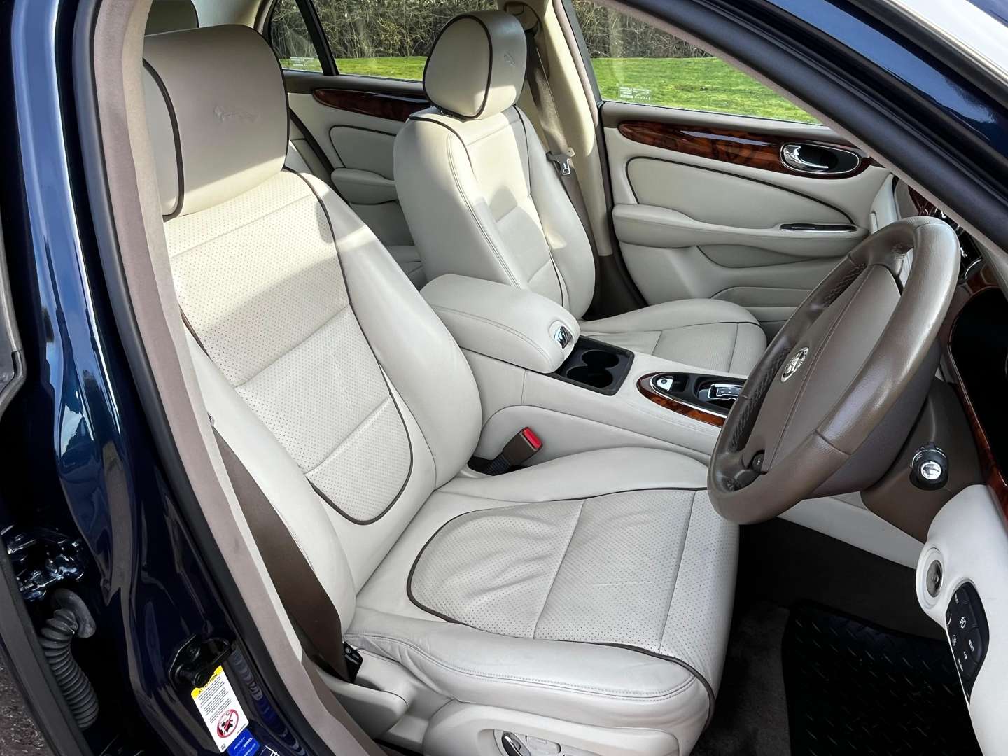 <p>2009 JAGUAR XJ SOVEREIGN V6 TD AUTO</p>