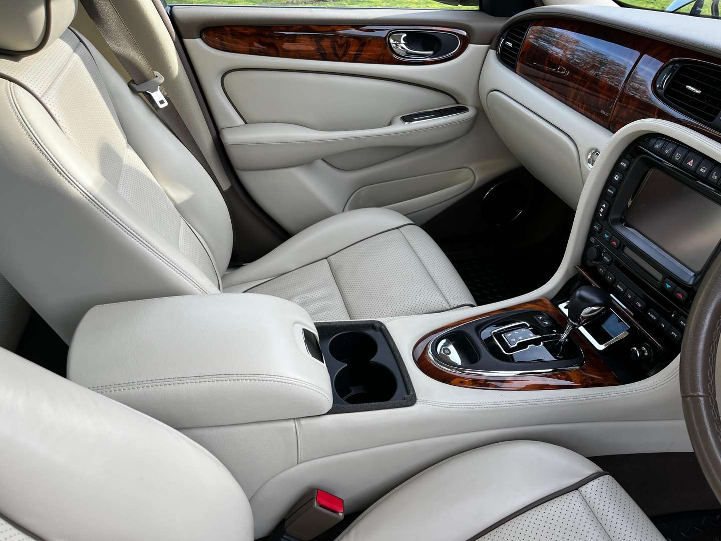 <p>2009 JAGUAR XJ SOVEREIGN V6 TD AUTO</p>