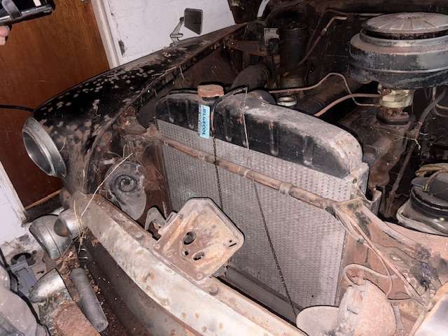 <p>1950 CHEVROLET DELUXE CONVERTIBLE LHD</p>