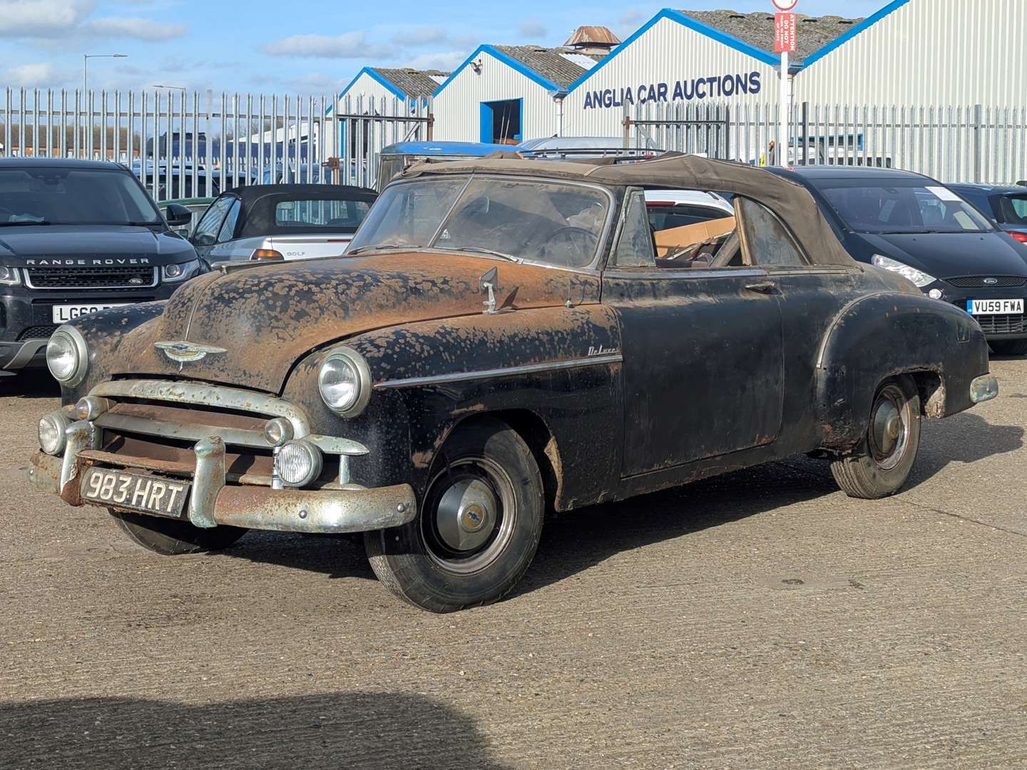 <p>1950 CHEVROLET DELUXE CONVERTIBLE LHD</p>