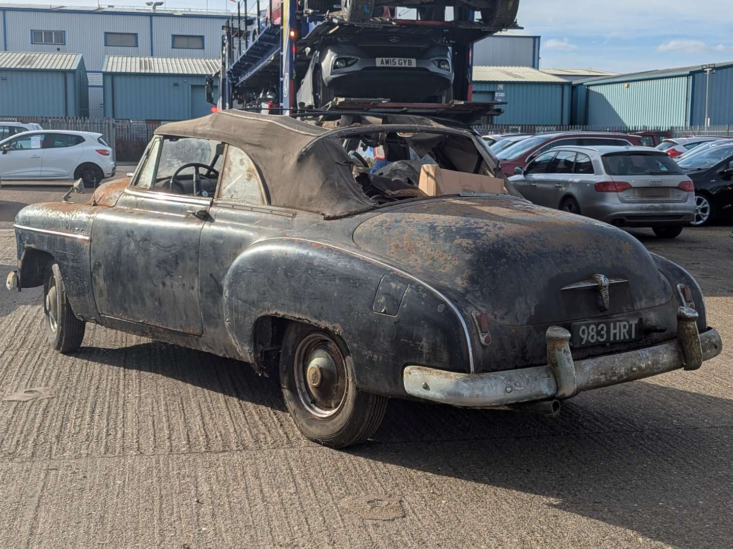<p>1950 CHEVROLET DELUXE CONVERTIBLE LHD</p>