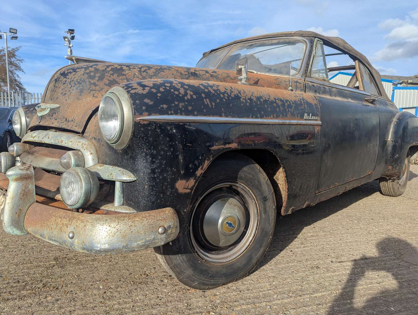 <p>1950 CHEVROLET DELUXE CONVERTIBLE LHD</p>