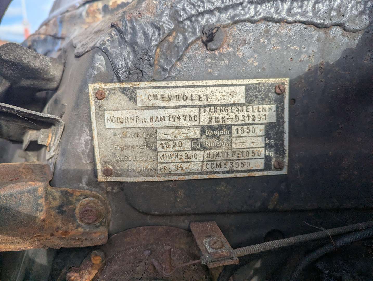 <p>1950 CHEVROLET DELUXE CONVERTIBLE LHD</p>