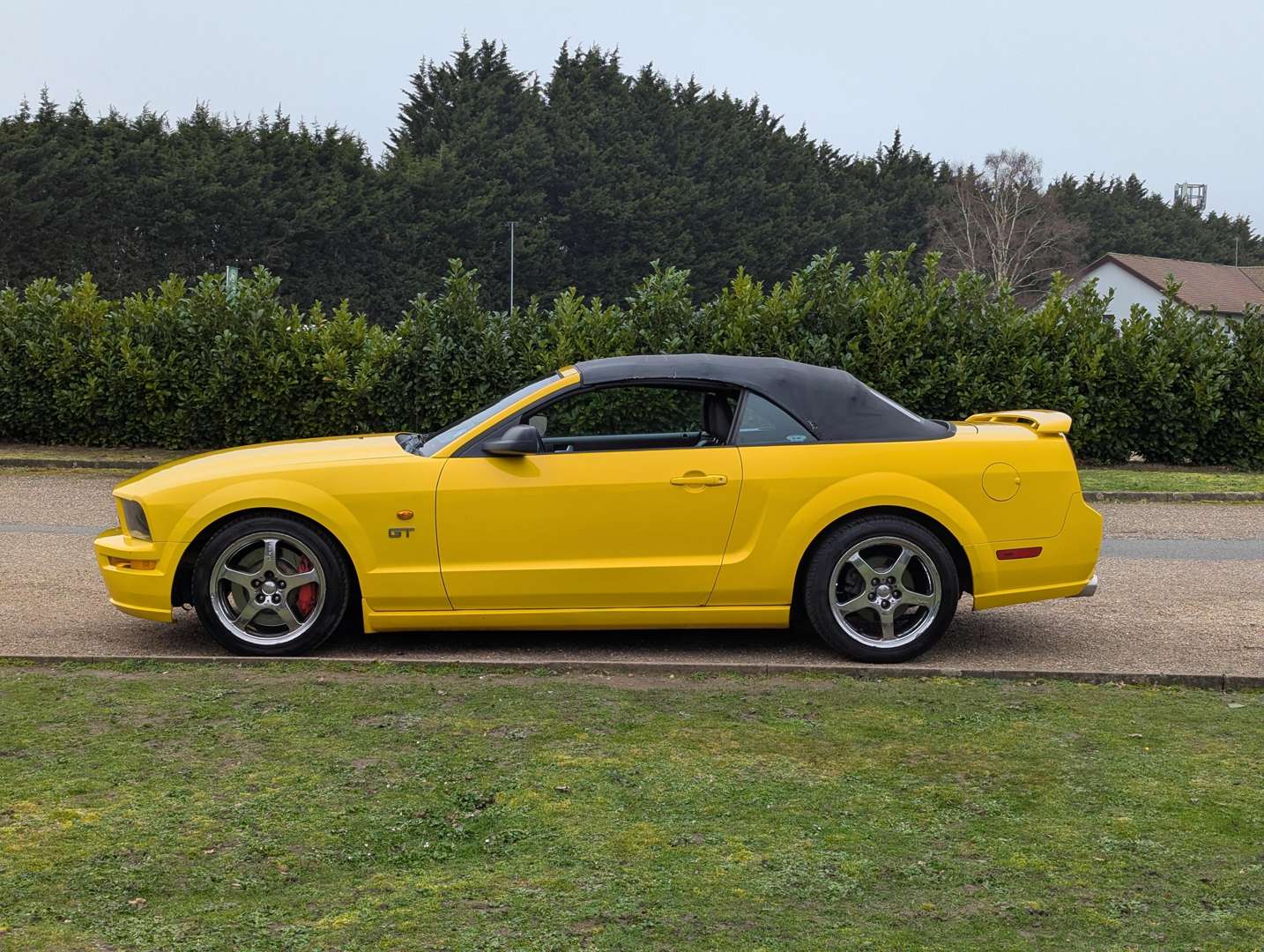 <p>2006 FORD MUSTANG AUTO LHD</p>