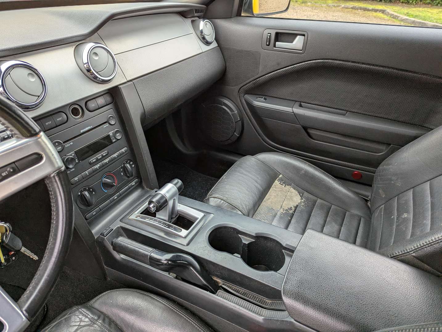 <p>2006 FORD MUSTANG AUTO LHD</p>