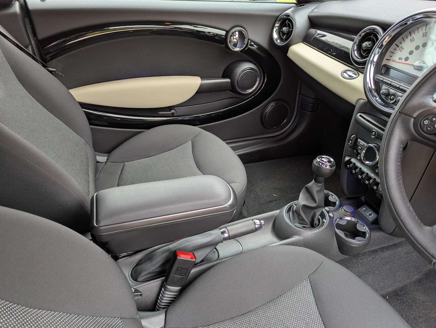 <p>2012 MINI COOPER - 5,828 MILES ONE REGISTERED OWNER</p>