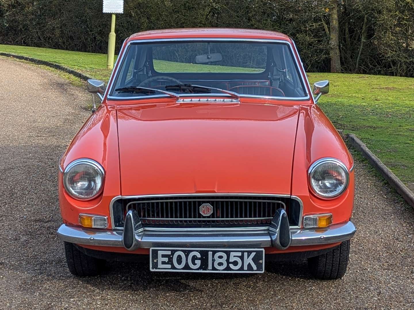 <p>1972 MG B GT</p>