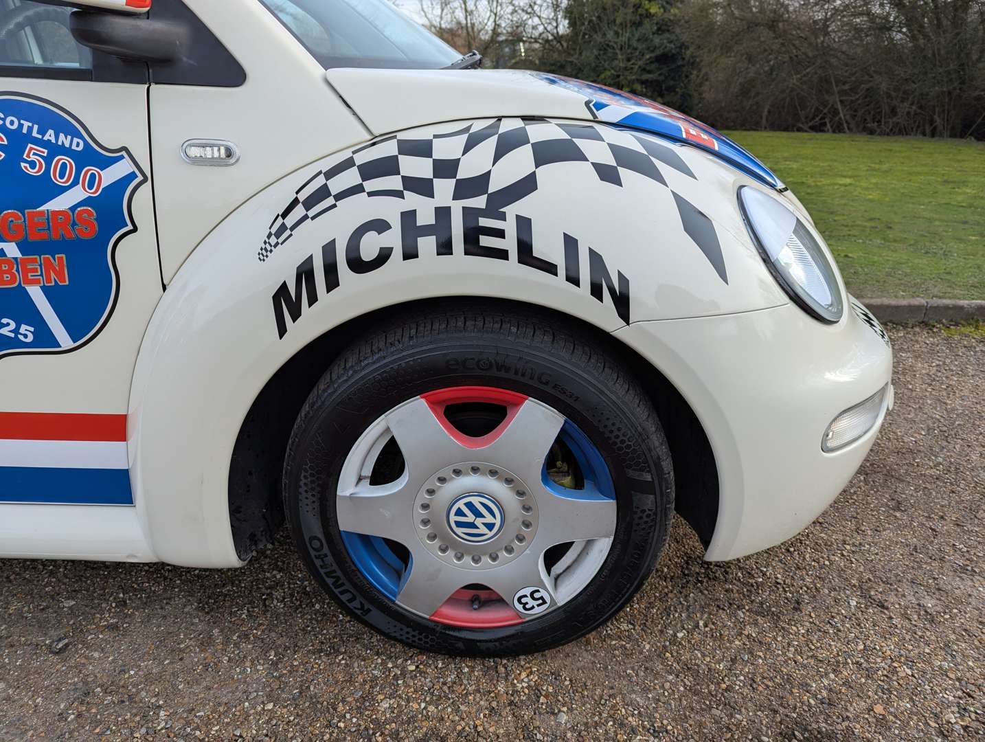 <p>2000 VW BEETLE</p>