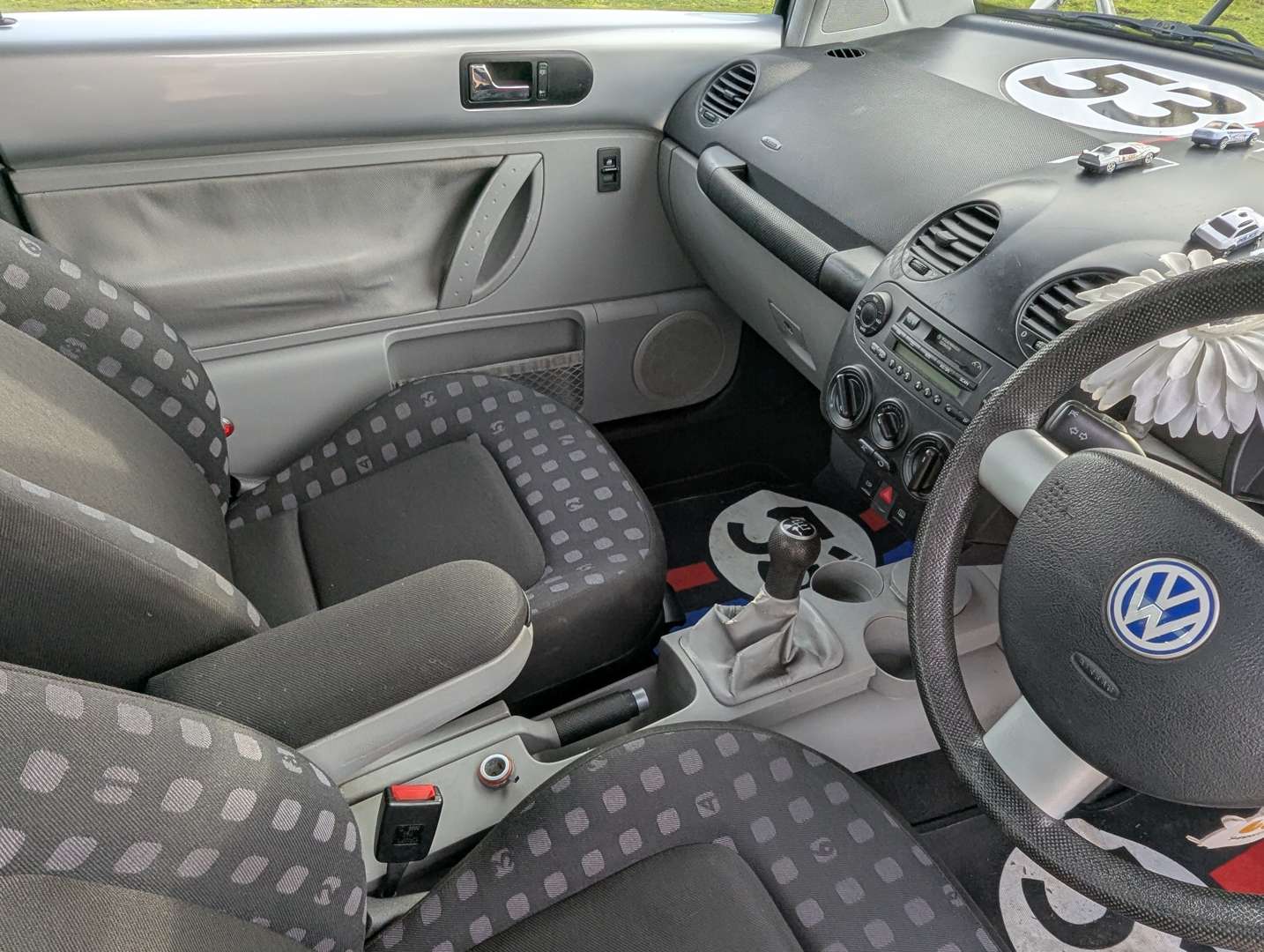 <p>2000 VW BEETLE</p>