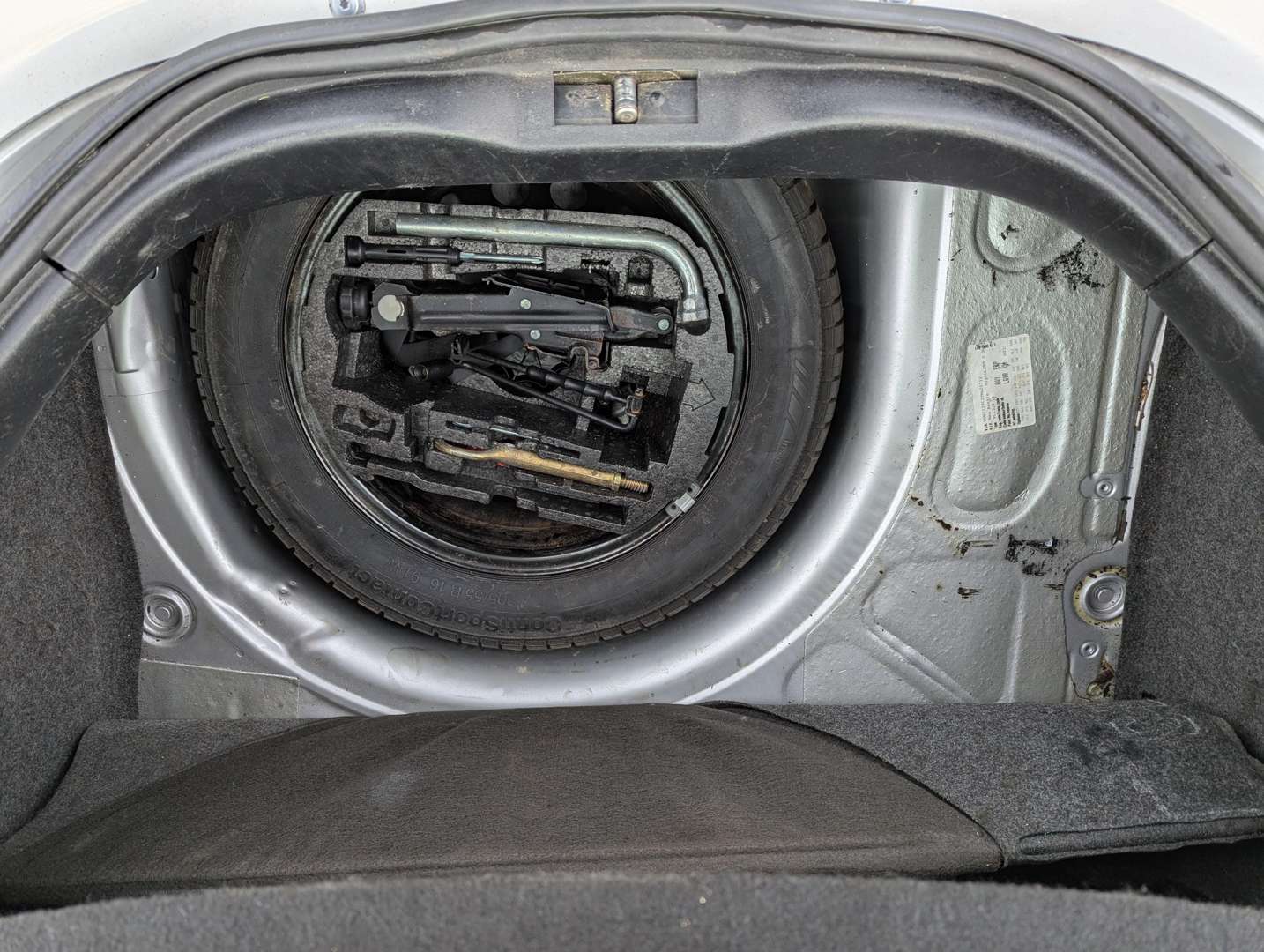 <p>2000 VW BEETLE</p>