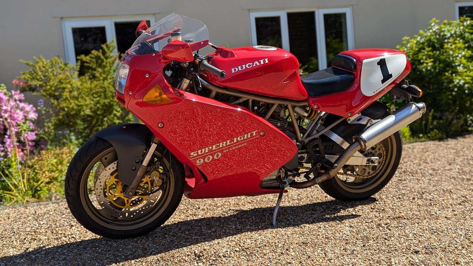 <p>1997 DUCATI 900 SL SUPERLIGHT</p>
