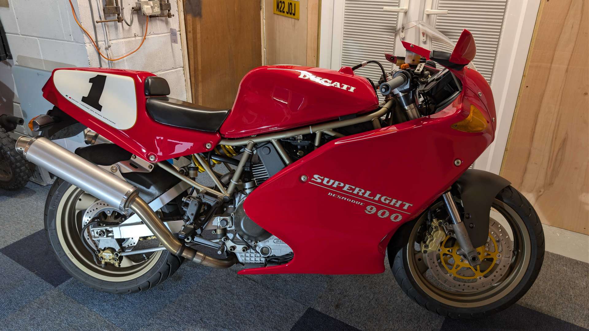 <p>1997 DUCATI 900 SL SUPERLIGHT</p>